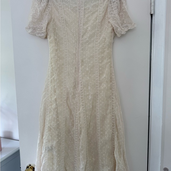 Cream Square Neck Puff Sleeve Wedding Dress - Picture 2 of 6